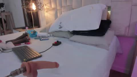 Halie  online show from October 2025 02:58:02 AM