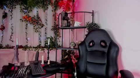 halley_ravenn online show from April 2026 09:01:02 PM