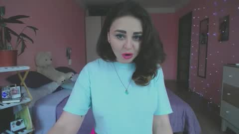 Snapshot of halleyg chatting on November 2025 09:45:01 AM Ann online show from November 2025 09:45:01 AM