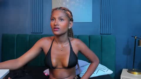 Halley Lorens online show from September 2025 07:23:01 AM