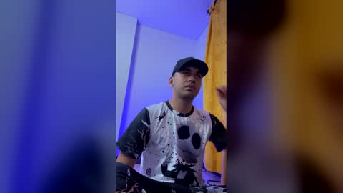 hamiltong12 online show from December 2025 02:42:02 AM