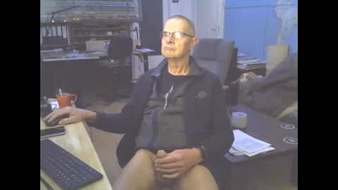 Snapshot of hamto65 chatting on December 2024 09:17:01 PM Prefer men 80 online show from December 2024 09:17:01 PM