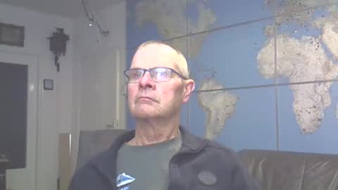 Snapshot of hamto65 chatting on March 2025 10:15:02 PM Prefer men 80 online show from March 2025 10:15:02 PM