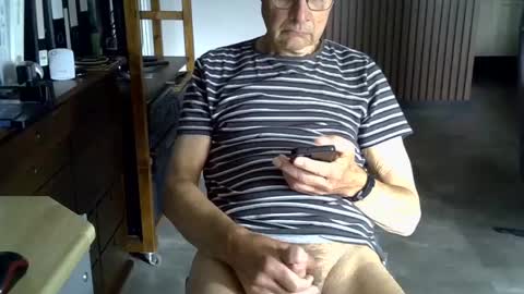 Snapshot of hamto65 chatting on June 2026 06:48:02 AM Prefer men 80 online show from June 2026 06:48:02 AM