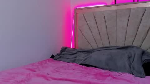 Hana and Zeta online show from February 2026 02:25:02 PM