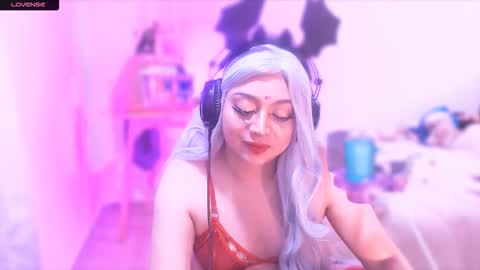 Hana Hyuga .   Please help me reach 200 thumbs up online show from October 2025 02:41:02 AM