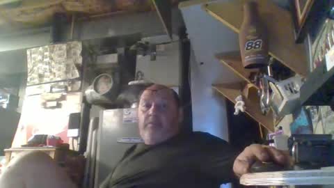 Snapshot of handiemanhere chatting on June 2026 01:41:01 AM naked man online show from June 2026 01:41:01 AM