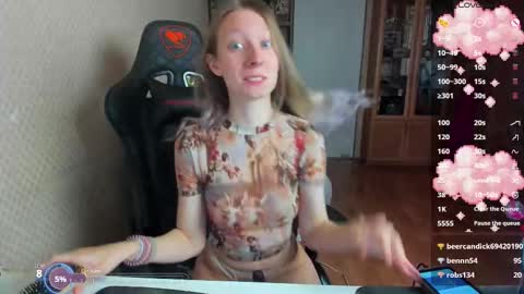 Mila online show from October 2025 09:19:02 AM