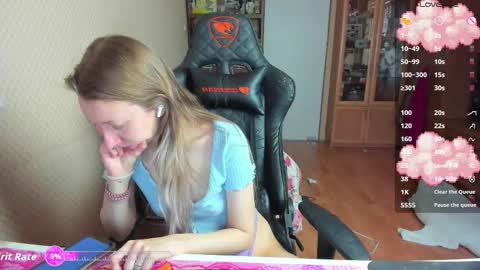 Mila online show from November 2025 06:13:01 AM