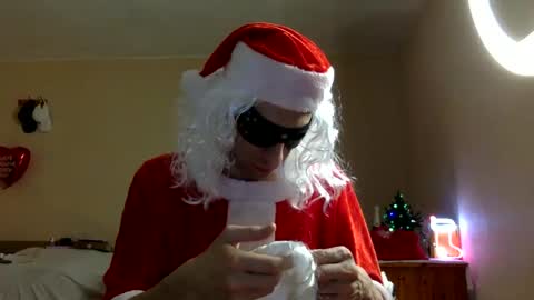 Snapshot of handsomealfie chatting on December 2024 09:48:01 PM HandsomeAlfie online show from December 2024 09:48:01 PM