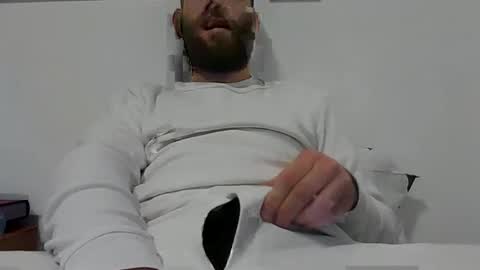 Snapshot of handyboy991 chatting on December 2024 09:32:02 PM handyboy991 online show from December 2024 09:32:02 PM