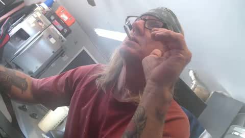 Snapshot of handyman5303 chatting on January 2025 06:32:02 PM Handystudman online show from January 2025 06:32:02 PM