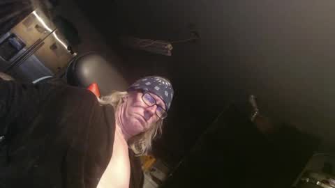 Snapshot of handyman5303 chatting on March 2025 02:51:02 PM Handystudman online show from March 2025 02:51:02 PM