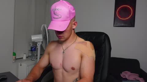 Snapshot of hank_malone chatting on June 2026 08:09:02 PM HANK MALONE online show from June 2026 08:09:02 PM