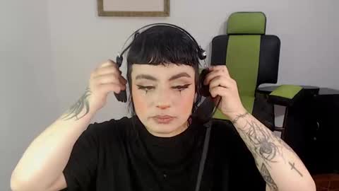 Snapshot of hanna99moon chatting on January 2025 06:30:02 AM JUANA online show from January 2025 06:30:02 AM