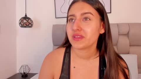 hanna__evans_ online show from October 2025 12:49:01 PM