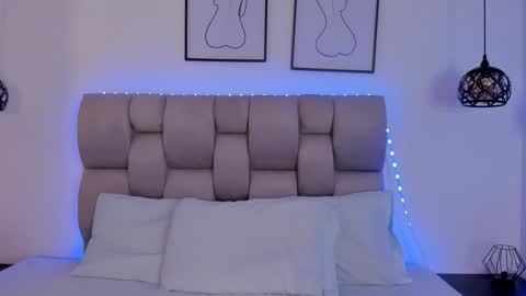 hanna__evans_ online show from December 2025 01:20:01 PM