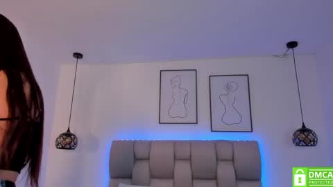 hanna__evans_ online show from May 2026 12:13:02 PM