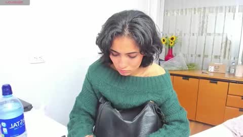 Sara online show from December 2025 07:55:01 PM