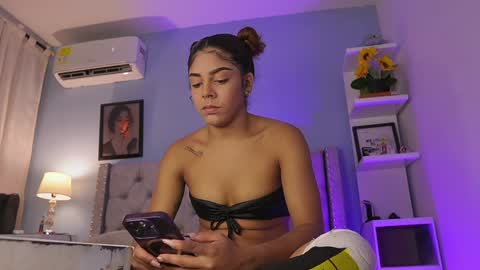 HANNA  online show from January 2025 03:54:01 AM