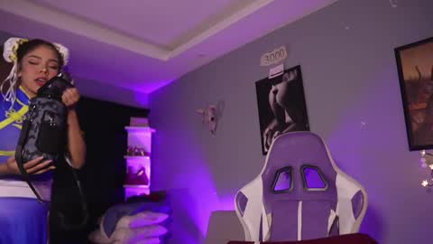 HANNA  online show from October 2025 02:10:01 AM