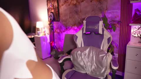 HANNA  online show from October 2025 02:01:02 AM