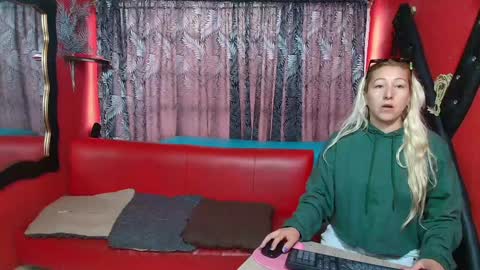 Snapshot of hanna_mature01 chatting on February 2025 12:28:01 PM Hanna online show from February 2025 12:28:01 PM
