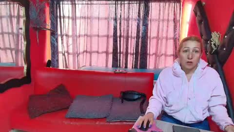 Snapshot of hanna_mature01 chatting on February 2025 12:30:02 PM Hanna online show from February 2025 12:30:02 PM