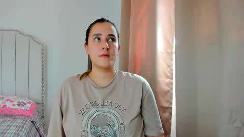 Snapshot of hannaa86 chatting on November 2025 03:55:02 PM Hanna online show from November 2025 03:55:02 PM