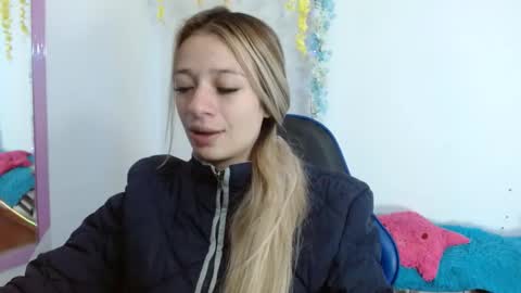 Hannah 027 online show from November 2025 10:27:01 AM