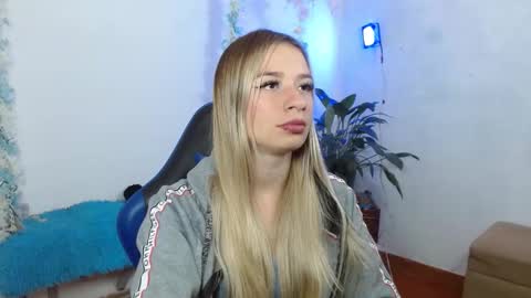 Hannah 027 online show from November 2025 03:39:02 AM