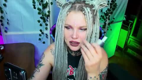 Snapshot of hannah_chaos chatting on November 2025 06:28:01 PM Hannah online show from November 2025 06:28:01 PM