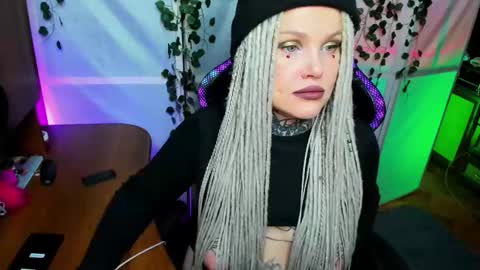 Snapshot of hannah_chaos chatting on November 2025 11:27:01 PM Hannah online show from November 2025 11:27:01 PM