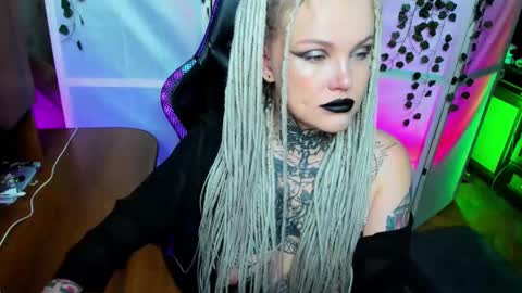 Snapshot of hannah_chaos chatting on December 2025 01:55:02 AM Hannah online show from December 2025 01:55:02 AM