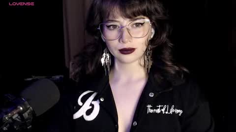 Snapshot of hannah_valhalla chatting on December 2025 03:01:02 AM Hannah online show from December 2025 03:01:02 AM