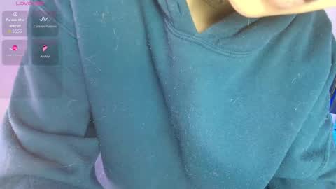 Snapshot of hannahblue_ chatting on February 2026 12:23:01 PM HannahBlue online show from February 2026 12:23:01 PM