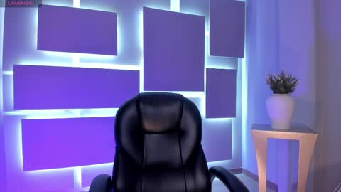 HANNAH J online show from September 2025 07:06:02 PM