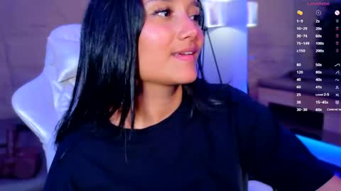hannahmonttgomery  Help me reach 100 Hands up online show from April 2026 08:57:02 PM