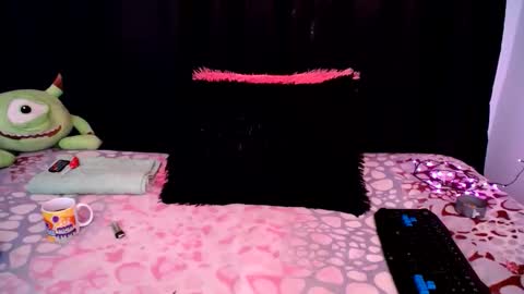 Snapshot of hannaqueen23 chatting on October 2025 12:44:02 AM hannaqueen23 online show from October 2025 12:44:02 AM