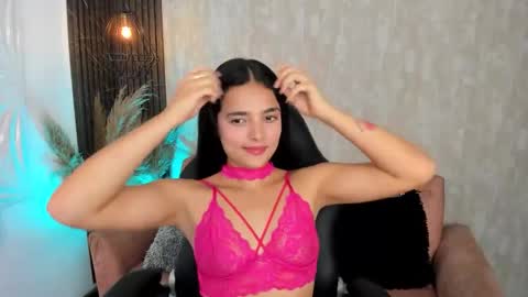 Hanna online show from November 2025 08:57:01 PM