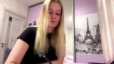 Snapshot of hannawindholz chatting on July 2026 12:35:02 AM Kate online show from July 2026 12:35:02 AM