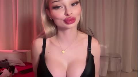 Snapshot of hannaxlovex chatting on November 2025 04:07:01 PM FREE LIMITED online show from November 2025 04:07:01 PM