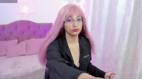 Snapshot of hanni_tay chatting on December 2025 11:59:01 AM HANNI online show from December 2025 11:59:01 AM