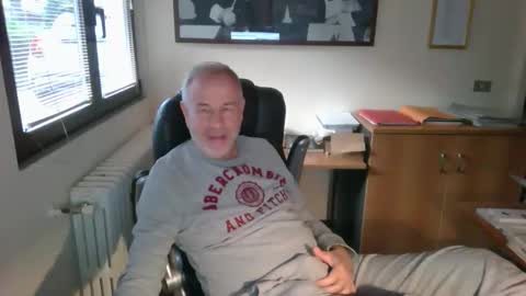 Snapshot of hanscooper chatting on October 2025 03:54:01 PM hanscooper online show from October 2025 03:54:01 PM