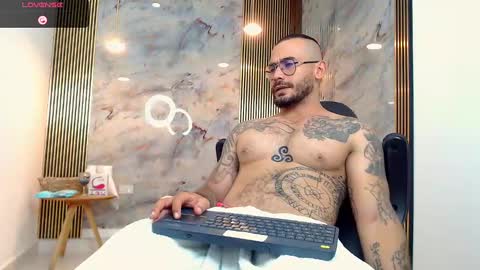 hanz_col online show from December 2024 02:13:01 AM