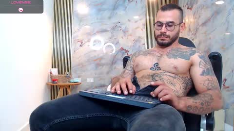 hanz_col online show from January 2025 01:26:01 AM