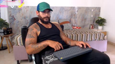 hanz_col online show from April 2026 01:30:01 PM