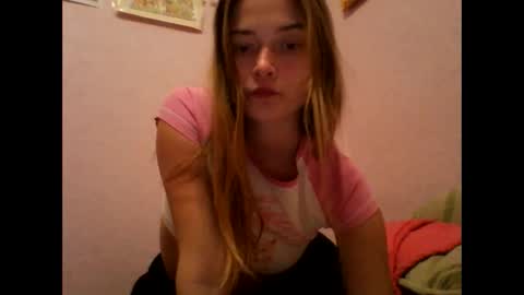 Snapshot of happyemily18 chatting on February 2026 07:20:01 PM happyemily online show from February 2026 07:20:01 PM