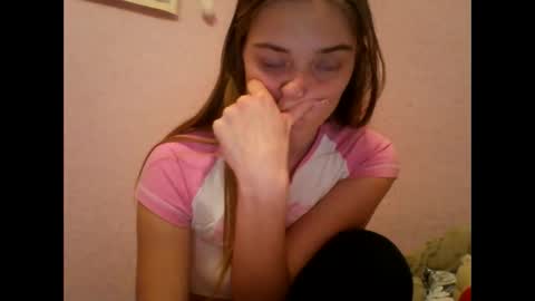 Snapshot of happyemily18 chatting on February 2026 09:33:01 PM happyemily online show from February 2026 09:33:01 PM