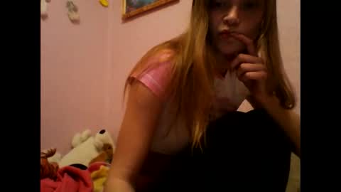 Snapshot of happyemily18 chatting on March 2026 08:27:02 PM happyemily online show from March 2026 08:27:02 PM